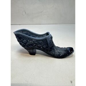 Rare BOYD Slipper Iridescent Blue/ Lilac Marbilized Glass Milk Daisy & Button